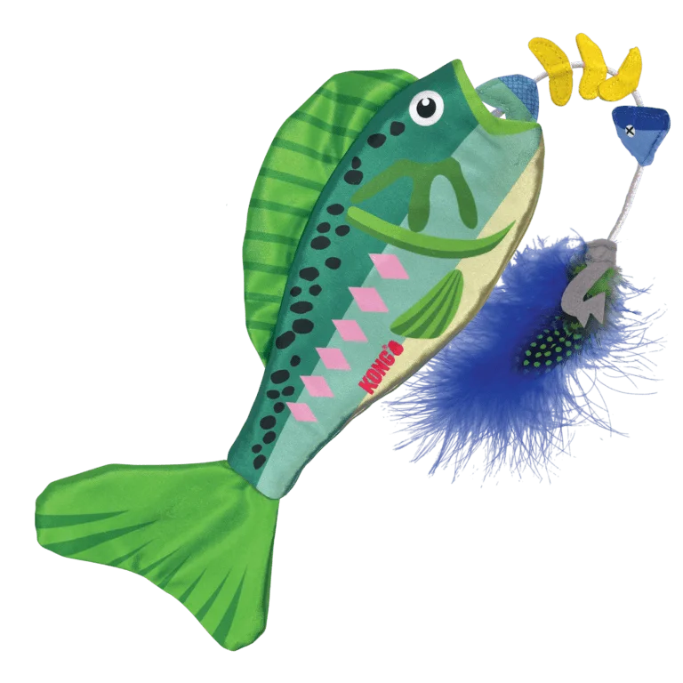 Gato cazando juguete con plumas tipo caña KONG Wrangler Angler