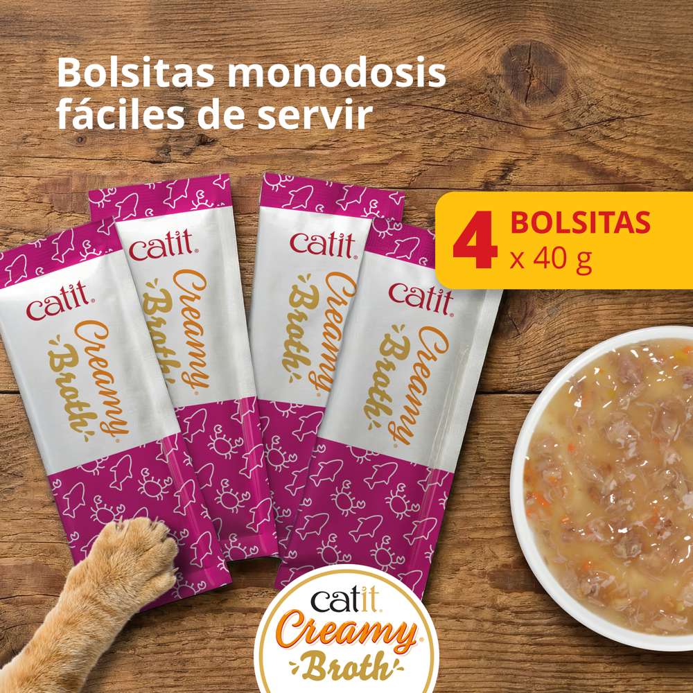 Catit Creamy Broth Atún y Cangrejo servido en un cuenco con trocitos en caldo