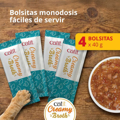 Catit Creamy Broth Atún y Salmón servido en un cuenco con pescado desmenuzado en caldo