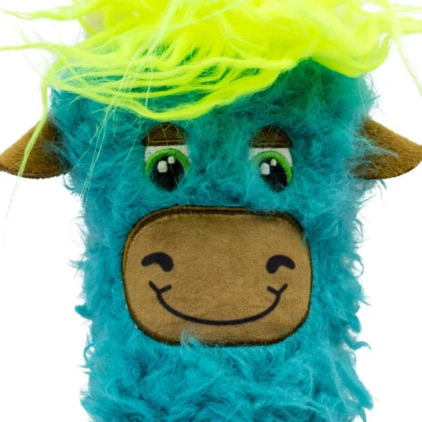 Detalle del KONG Kickeroo Highland Cow naranja con crin azul