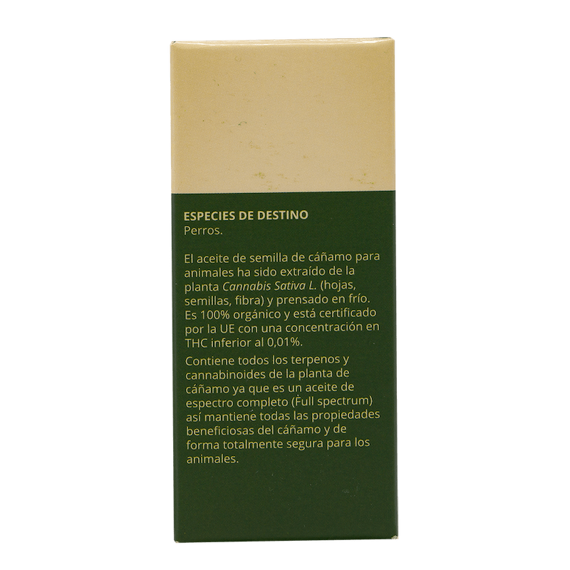 Detalle del frasco de aceite de CBD 5 % para perros y gatos