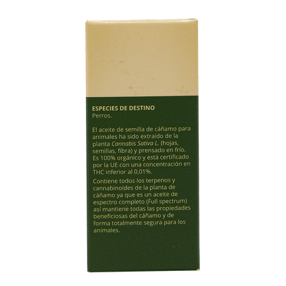 Detalle del frasco de aceite de CBD 5 % para perros y gatos