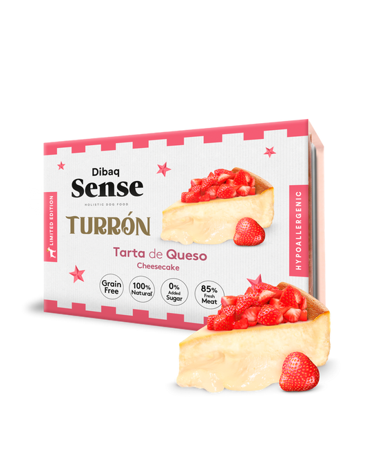 Turrón artesanal Tarta de queso Dibaq Sense para perros y gatos con pollo, pato, pavo y fresa. Snack navideño sin cereales.