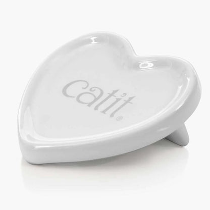 plato de ceramica para gatos con forma de corazon