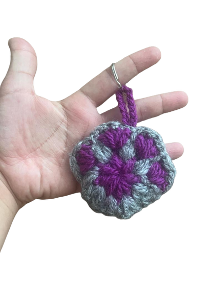 llaveros solidarios artesanales huella